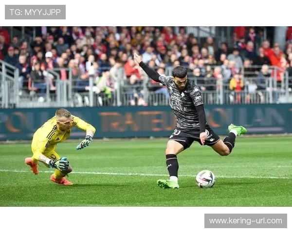 布雷斯特3-2险胜梅斯，卡斯蒂略补时点射绝杀